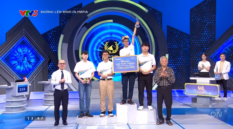 Đặng Hoài Bảo giành vòng nguyệt quế Olympia.