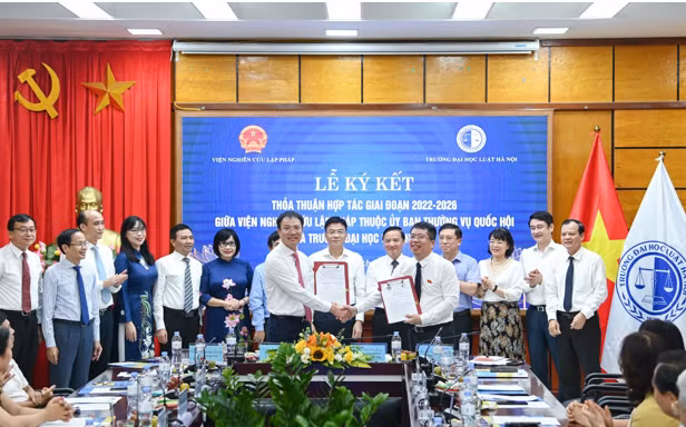 Lễ ký kết thỏa thuận hợp tác giai đoạn 2022-2026 giữa Viện Nghiên cứu Lập pháp và Trường ĐH Luật Hà Nội.