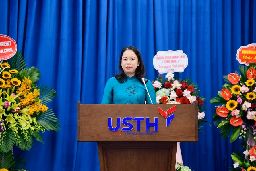 Phó Chủ tịch nước Võ Thị Ánh Xuân tham dự Lễ khai giảng tại Trường ĐH Khoa học và Công nghệ Hà Nội.