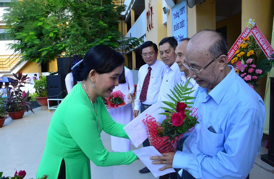 Ngày hội lớn của những người “đưa đò”