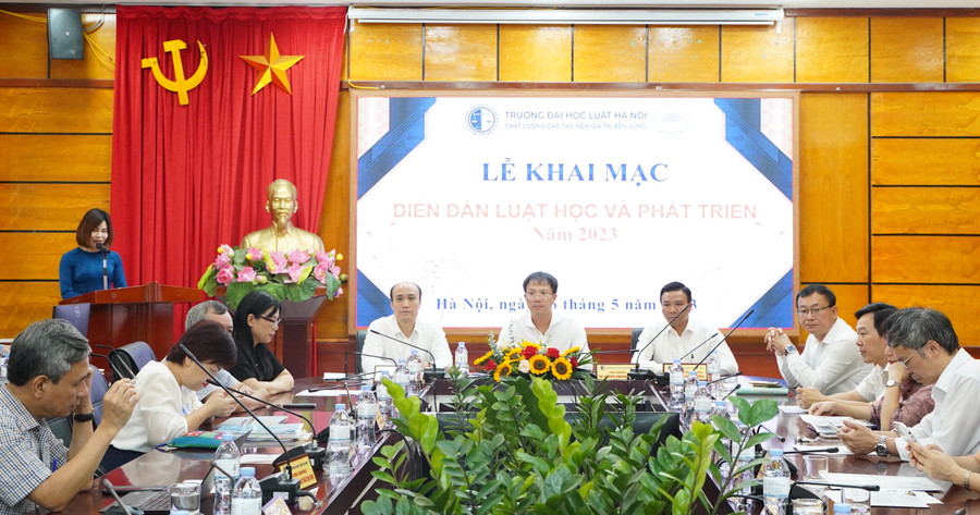 Khai mạc Diễn đàn Luật học và phát triển năm 2023