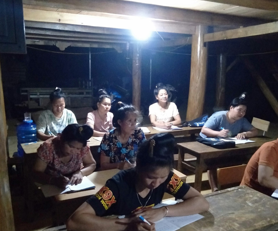 Trường PTDTBT TH Rạng Đông đã linh động trong tổ chức và sắp xếp thời khoá biểu cho học viên. Ảnh NTCC.