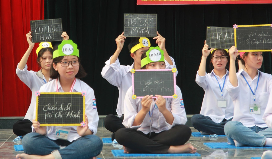 Học sinh tỉnh Ninh Bình. Học sinh tỉnh Ninh Bình.