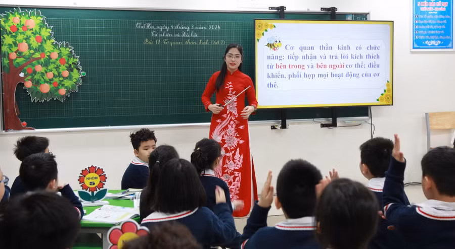 Tiết dạy môn Tự nhiên và xã hội của cô Nguyễn Thúy Hằng, giáo viên Trường Tiểu học Tân Mai.