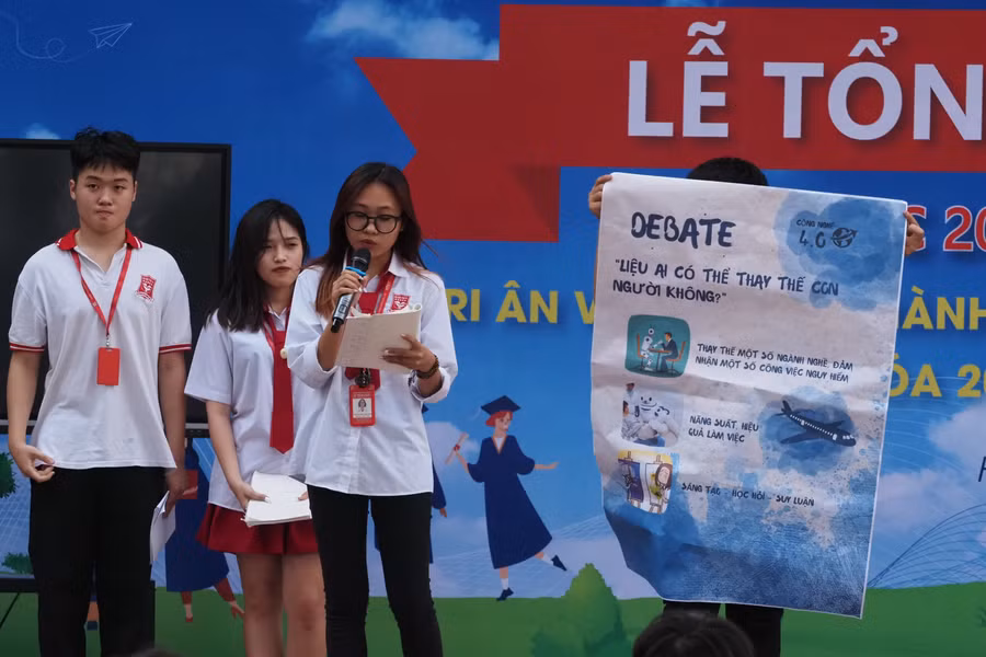 Lan tỏa những thông điệp vì cộng động qua các sản phẩm STEM của học sinh trường THPT Hoàng Long.