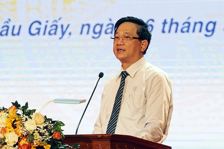 Ông Phạm Xuân Tiến - Phó Giám đốc Sở GD&ĐT Hà Nội phát biểu tại buổi lễ tuyên dương HSG tiêu biểu quận Cầu Giấy. Ông Phạm Xuân Tiến - Phó Giám đốc Sở GD&ĐT Hà Nội phát biểu tại buổi lễ tuyên dương HSG tiêu biểu quận Cầu Giấy.