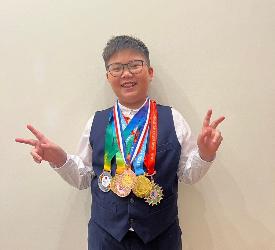 Khoa An xuất sắc giành hàng loạt huy chương Vàng các kỳ thi Toán học. Khoa An xuất sắc giành hàng loạt huy chương Vàng các kỳ thi Toán học.