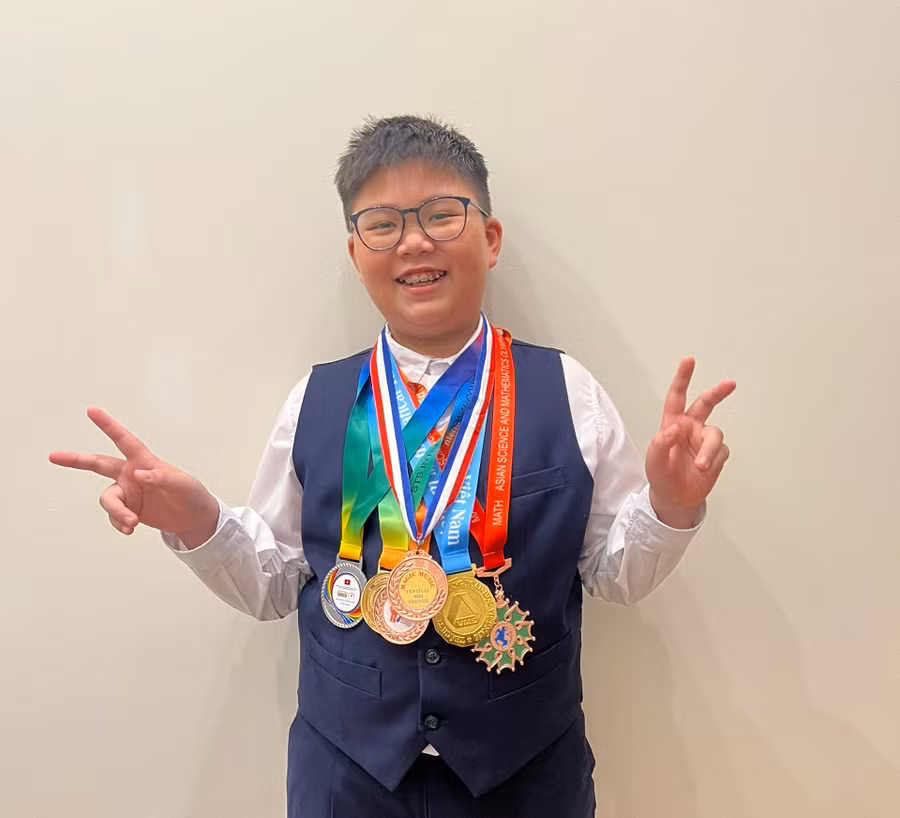 Khoa An xuất sắc giành hàng loạt huy chương Vàng các kỳ thi Toán học.