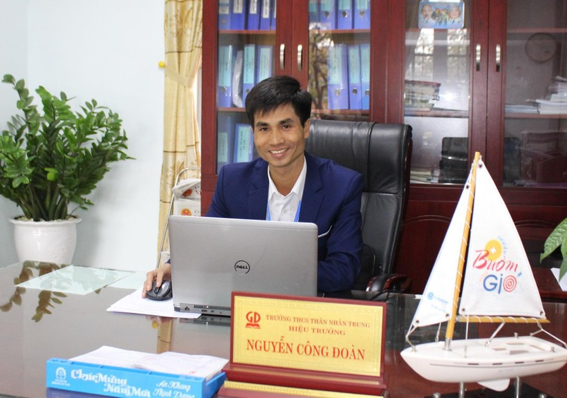 Thầy Nguyễn Công Đoàn – Hiệu trưởng trường THCS Thân Nhân Trung trao đổi với Báo GD&amp;TĐ.
