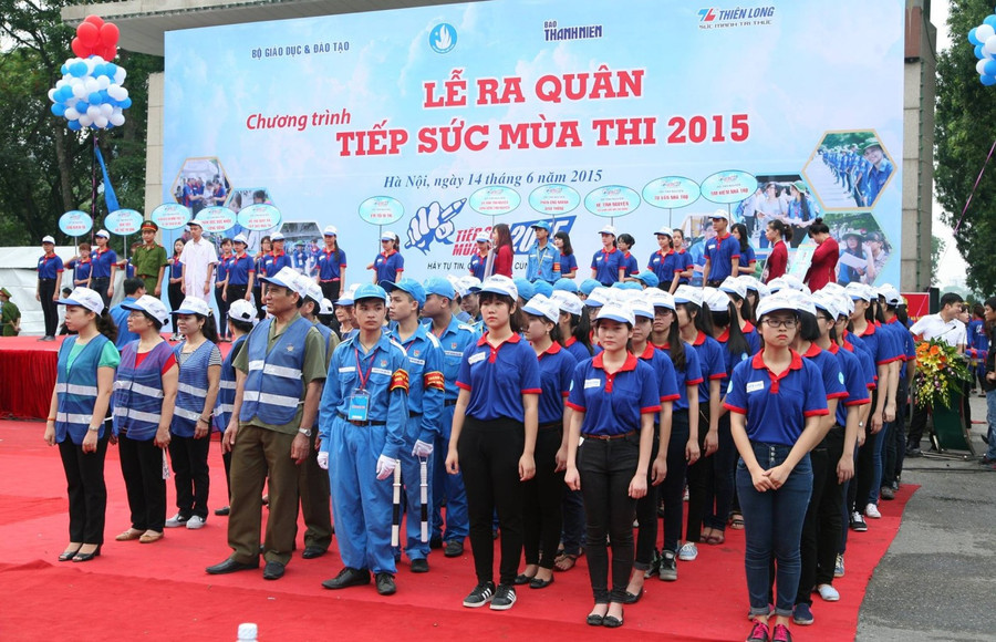 Các đội tình nguyện viên tham gia tiếp sức mùa thi 2015