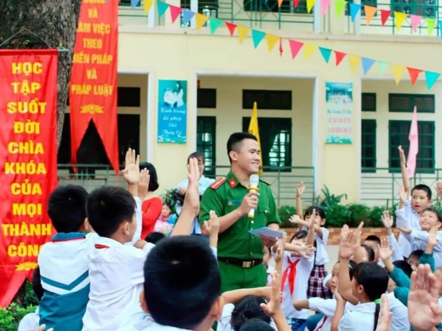 Tuyên truyền tác hại của ma túy, thuốc lá cho học sinh (Ảnh tư liệu). 