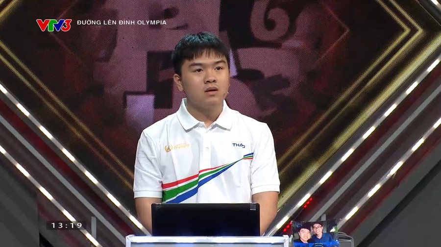 Phong thái tự tin, quyết đoán giúp Đình Hiếu luôn duy trì vị trí dẫn đầu. Phong thái tự tin, quyết đoán giúp Đình Hiếu luôn duy trì vị trí dẫn đầu.