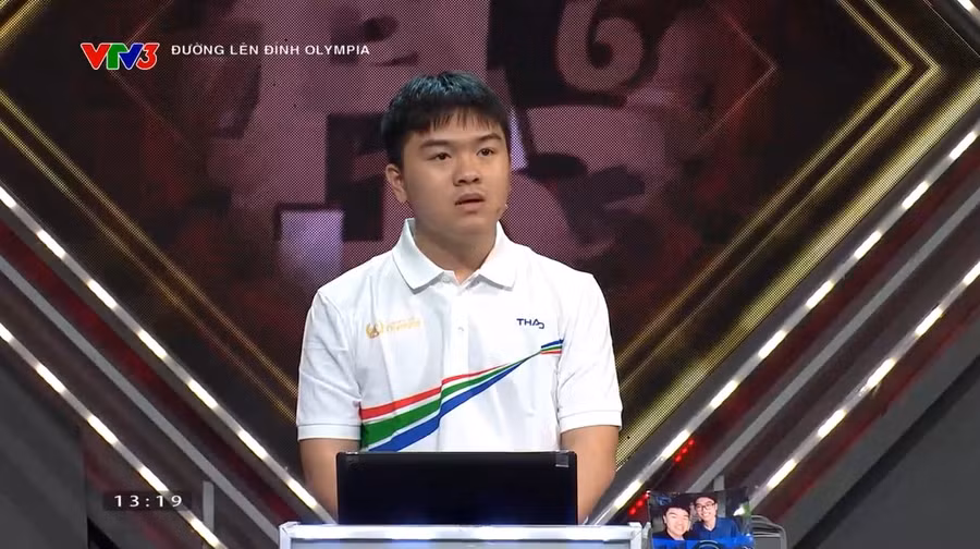 Phong thái tự tin, quyết đoán giúp Đình Hiếu luôn duy trì vị trí dẫn đầu. Phong thái tự tin, quyết đoán giúp Đình Hiếu luôn duy trì vị trí dẫn đầu.