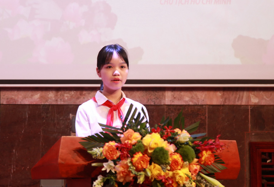 Em Phạm Thảo Phương, học sinh Trường THCS Trần Phú (TP Thái Bình, tỉnh Thái Bình) chia sẻ cảm xúc về cuộc thi. Em Phạm Thảo Phương, học sinh Trường THCS Trần Phú (TP Thái Bình, tỉnh Thái Bình) chia sẻ cảm xúc về cuộc thi.