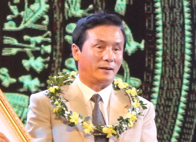 Thầy hiệu trưởng sáng tạo, trực tiếp đứng lớp 