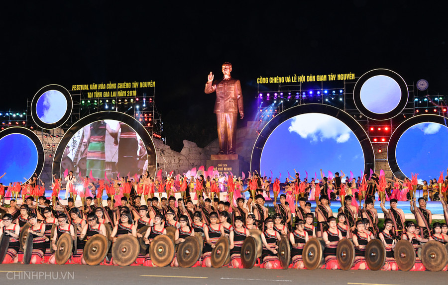 Lễ khai mạc Festival văn hóa cồng chiêng Tây Nguyên 2018. Ảnh: VGP/Quang Hiếu Lễ khai mạc Festival văn hóa cồng chiêng Tây Nguyên 2018. Ảnh: VGP/Quang Hiếu