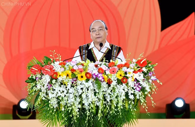 Thủ tướng phát biểu tại lễ khai mạc Festival văn hóa cồng chiêng Tây Nguyên 2018 . Ảnh: VGP/Quang Hiếu