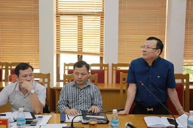 Đại diện công ty CP tập đoàn Hạ Long tại cuộc làm việc với lãnh đạo huyện Hoành Bồ Đại diện công ty CP tập đoàn Hạ Long tại cuộc làm việc với lãnh đạo huyện Hoành Bồ