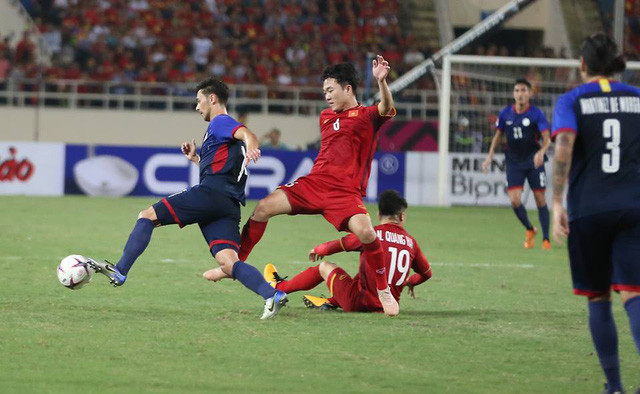 HLV Eriksson: “Đội tuyển Việt Nam mạnh nhất ở AFF Cup 2018” ảnh 1 Các cầu thủ Philippines tấn công không hiệu quả