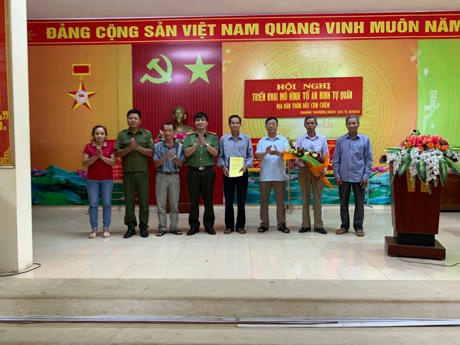 Ra mắt mô hình “Tổ tự quản về an ninh trật tự” tại thôn Bắt Còn Chèm