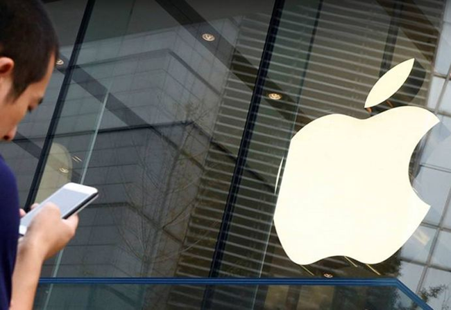 7. iPhone đóng góp gần 60% doanh thu cho Apple. IPhone là “cỗ máy kiếm tiền” cho Apple kể từ khi nó được bán ra vào tháng 6 năm 2007. Trong quý 4 năm 2016, doanh thu từ iPhone đã đóng góp 60% doanh thu của toàn công ty. Đứng tiếp theo là doanh thu từ các dịch vụ đóng góp 14%.