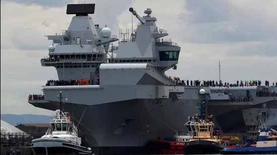 Tàu sân bay HMS Queen Elizabeth.