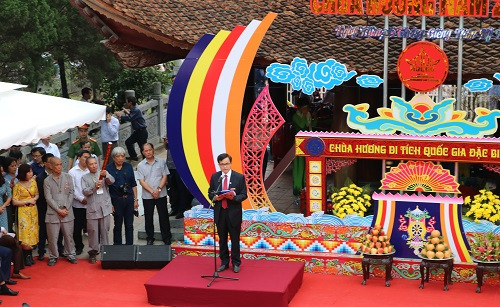 Ông Nguyễn Văn Hoạt - Chủ tịch UBND huyện Mỹ Đức phát biểu tại lễ khai hội (Ảnh: Đăng Chung). Ông Nguyễn Văn Hoạt - Chủ tịch UBND huyện Mỹ Đức phát biểu tại lễ khai hội (Ảnh: Đăng Chung).