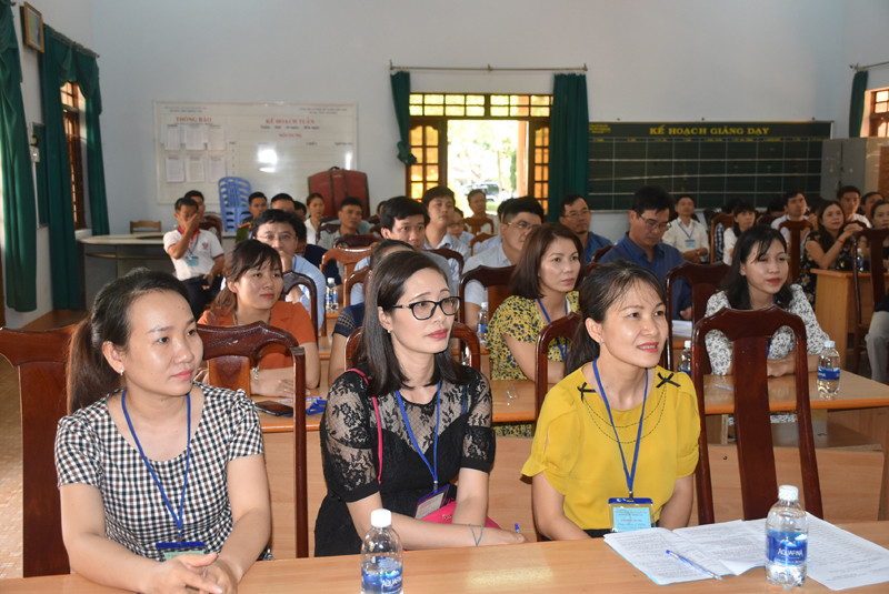 Cán bộ làm công tác thi nghe phổ biến quy chế Cán bộ làm công tác thi nghe phổ biến quy chế