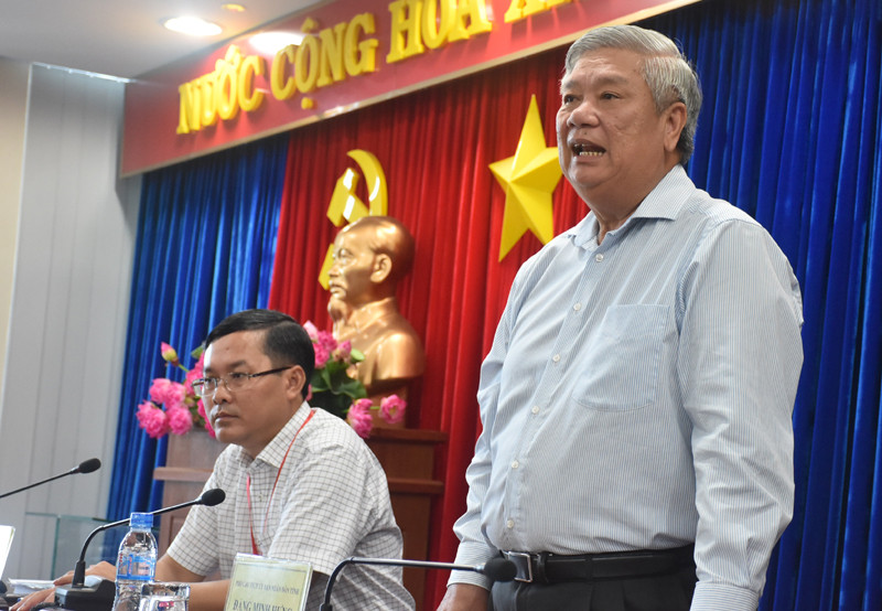 Ông Đặng Minh Hưng - Phó Chủ tịch UBND tỉnh Bình Dương phát biểu tại buổi làm việc. Ông Đặng Minh Hưng - Phó Chủ tịch UBND tỉnh Bình Dương phát biểu tại buổi làm việc.