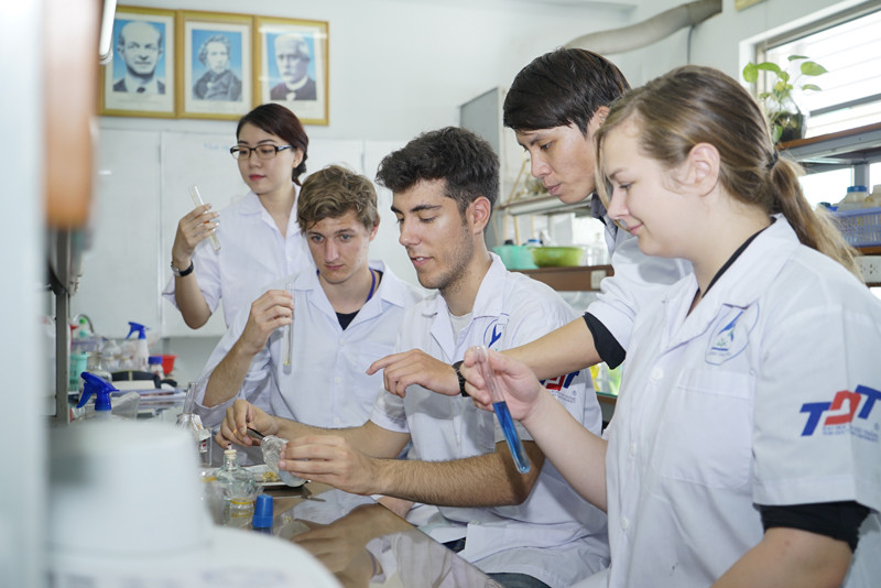 SV nước ngoài học tập, nghiên cứu tại TDTU SV nước ngoài học tập, nghiên cứu tại TDTU