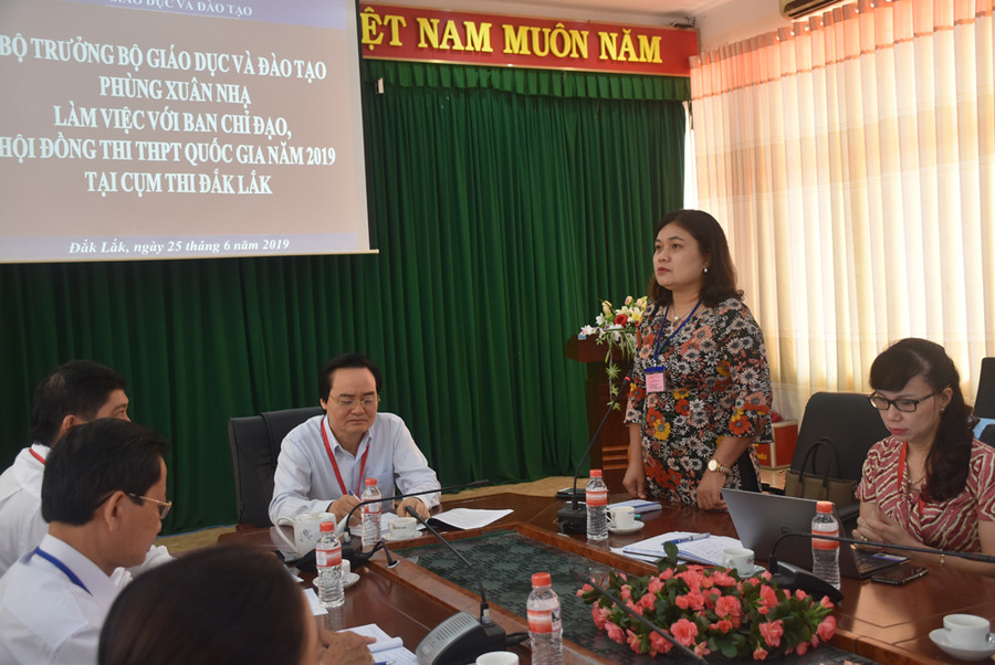 Bà H’ Yim Kđoh – Phó Chủ tịch UBND tỉnh Đắk Lắk phát biểu tại buổi làm việc