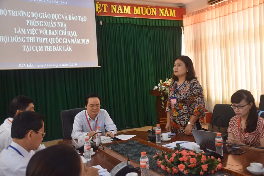 Bà H’ Yim Kđoh – Phó Chủ tịch UBND tỉnh Đắk Lắk phát biểu tại buổi làm việc