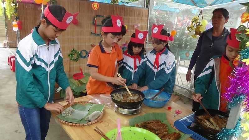 Chúng em tập làm đầu bếp