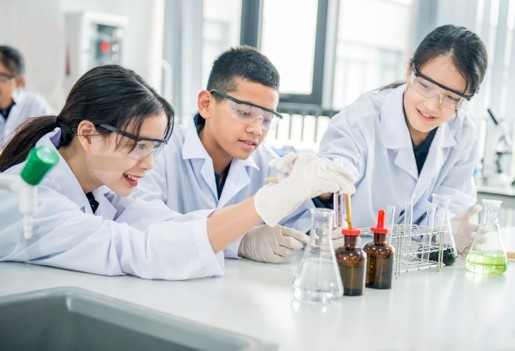 Các chương trình quốc tế đòi hỏi học sinh phải tìm tòi, khám phá, có năng lực nghiên cứu. Các chương trình quốc tế đòi hỏi học sinh phải tìm tòi, khám phá, có năng lực nghiên cứu.