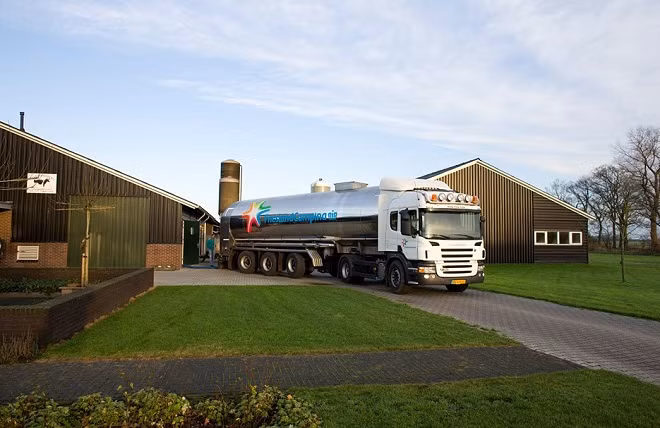 Từng bồn sữa phải trải qua hàng loạt những bài kiểm tra chất lượng hết sức nghiêm ngặt theo đúng tiêu chuẩn kỹ thuật của Hội đồng Châu Âu.