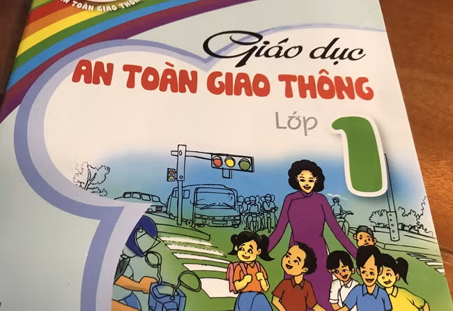 Hà Nội giảng dạy đại trà Bộ tài liệu Giáo dục an toàn giao thông