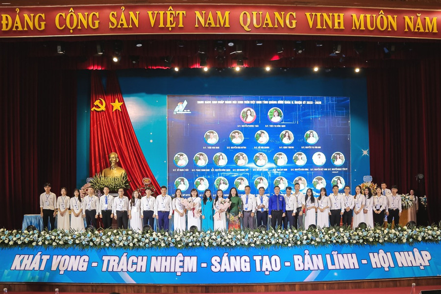 Ra mắt Ban Chấp hành Hội Sinh viên Việt Nam tỉnh Quảng Ninh khóa II, nhiệm kỳ 2023 – 2028 gồm 25 thành viên. Ra mắt Ban Chấp hành Hội Sinh viên Việt Nam tỉnh Quảng Ninh khóa II, nhiệm kỳ 2023 – 2028 gồm 25 thành viên.