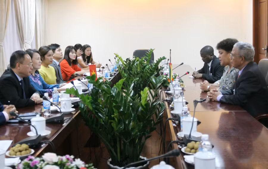 Quang cảnh buổi tiếp