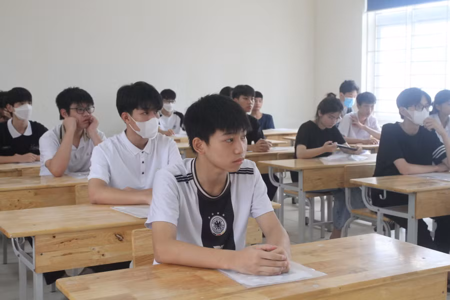 Thí sinh dự thi vào lớp 10 tại Hà Nội.