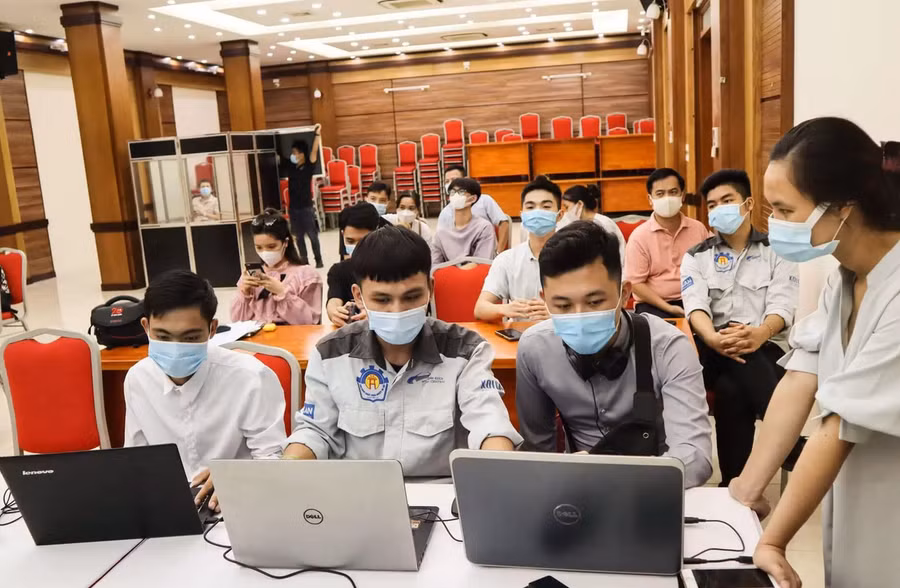 Sinh viên Trường Cao đẳng nghề Công nghiệp Hà Nội