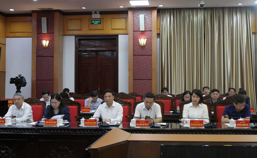 Đại biểu tỉnh Thái Bình dự buổi làm việc. Đại biểu tỉnh Thái Bình dự buổi làm việc.