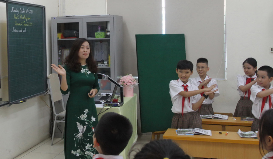 Phần trò chơi xuyên suốt từ đầu tới cuối tiết học.