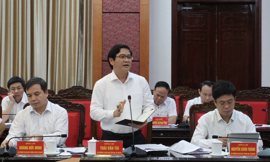 Đại diện các đơn vị chức năng của Bộ GD&ĐT phát biểu tại buổi làm việc. Đại diện các đơn vị chức năng của Bộ GD&ĐT phát biểu tại buổi làm việc.