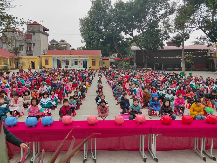 Ngày hội mổ heo đất: “Tết ấm ấp - Xuân yêu thương!” trường tiểu học thị trấn Tân Dân - Yên Dũng