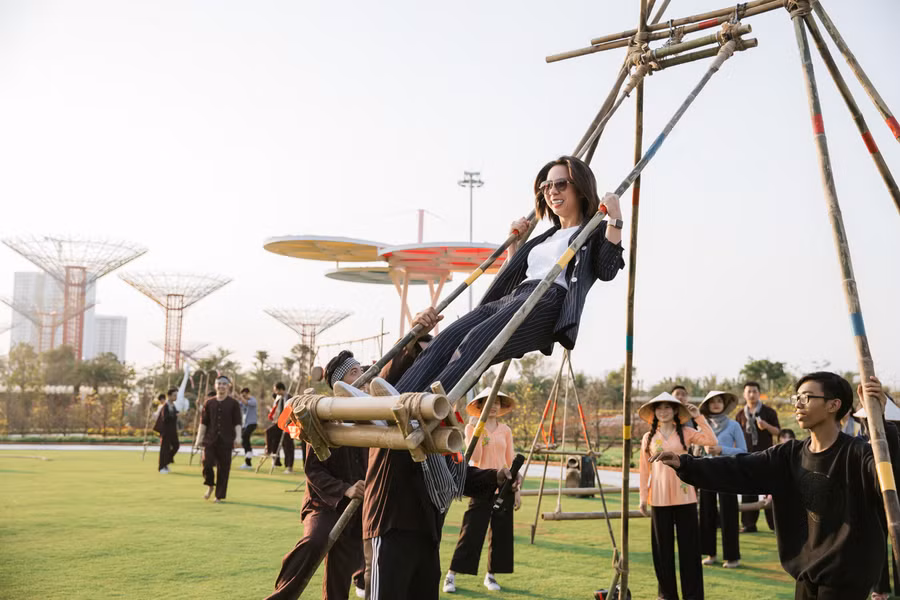 Các hoạt động dân gian diễn ra liên tục 14 ngày trong lễ hội "Mai Phú Quý"