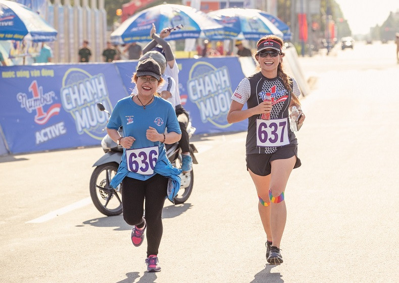 “Bông hồng thép” Thanh Vũ cũng tham gia hưởng hứng giải chạy “Bông hồng thép” Thanh Vũ cũng tham gia hưởng hứng giải chạy
