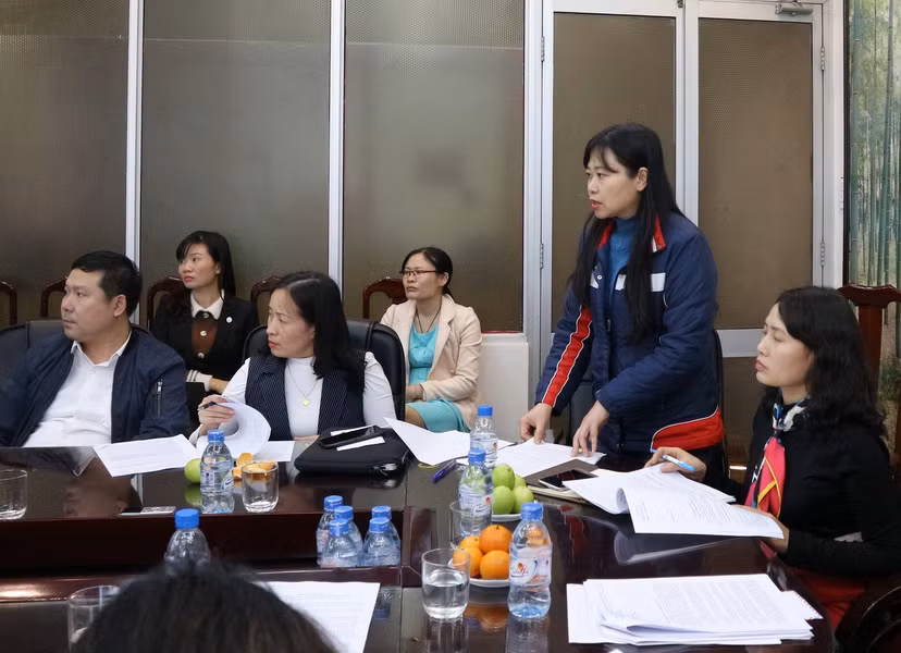 Các đại biểu phát biểu tại tọa đàm.