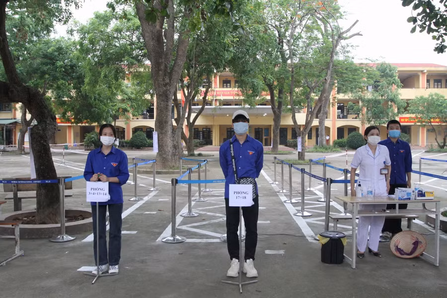 Công tác kiểm tra y tế, đo thân nhiệt được thực hiện nghiêm túc