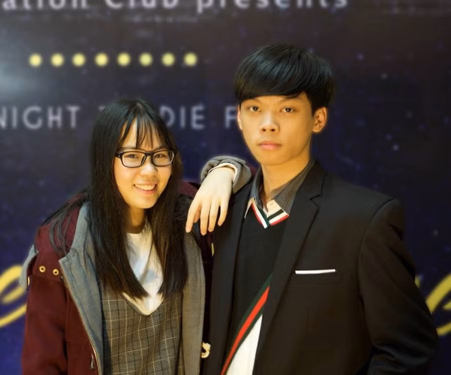 Tú với vai trò là một MC trong các chương trình văn nghệ của trường Lê Hồng Phong