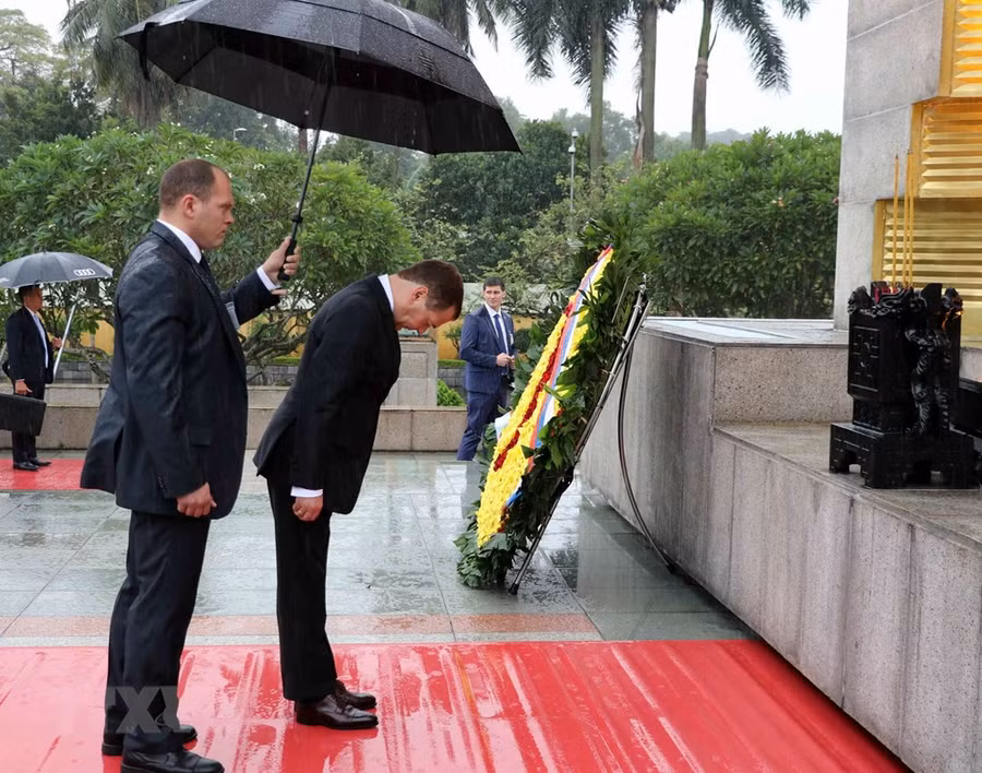 Thủ tướng Nguyễn Xuân Phúc và Thủ tướng Liên bang Nga Dmitry Medvedev họp báo thông báo kết quả hội đàm ảnh 4